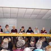 Le bureau et invités au complet