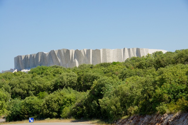 Au sommet : la Caverne du Pont d'Arc